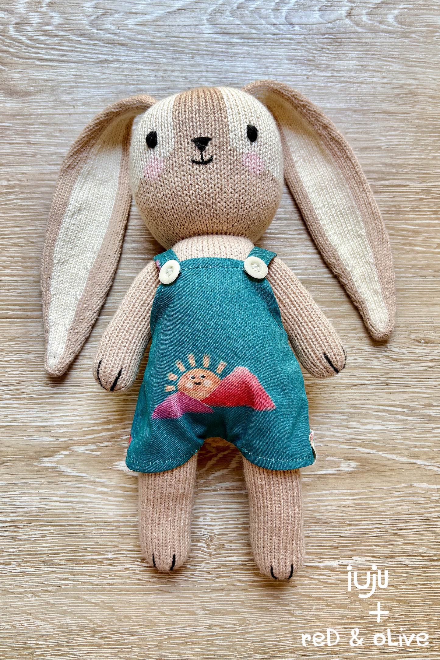 Nikki Bunny wearing iuju